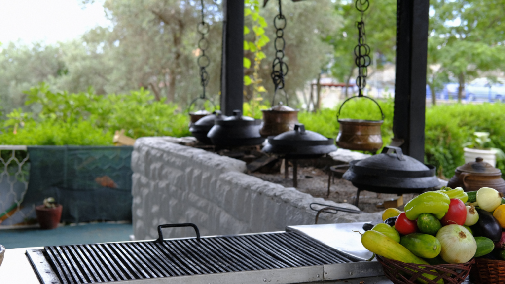 Outdoor Kitchens: Bringing Cooking Al Fresco